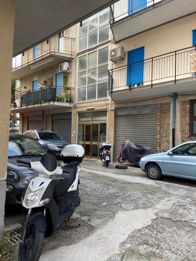Na Za' Pina Apartment Чефалу Екстериор снимка